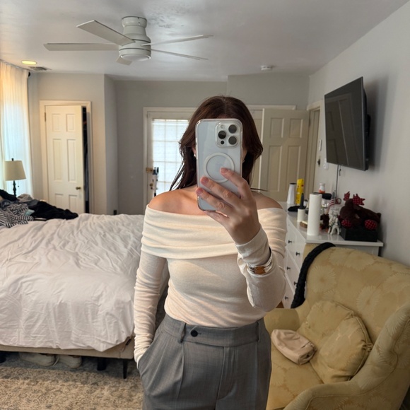 Off shoulder sweater, 100% wool - Picture 2 of 3